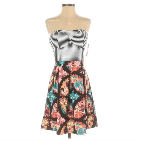 NWT Xhilaration Mixed Printed Strapless Dress S - Picture 1 of 3